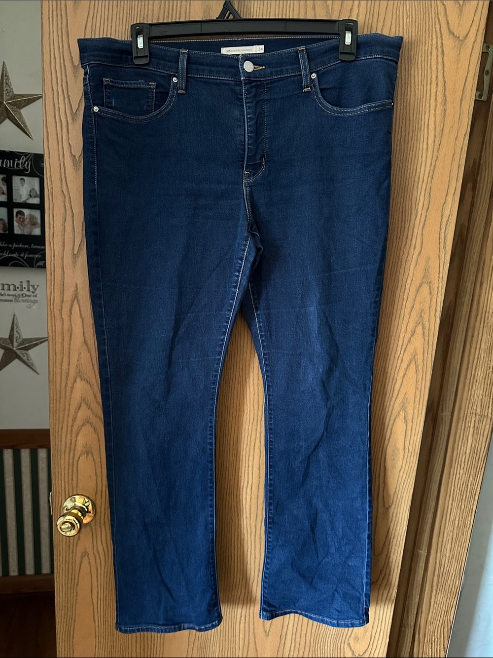 Women's Straight Jeans in Dark Blue